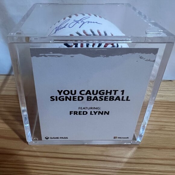 Fred Lynn Autographed MLB Baseball with Case $100 - Picture 2 of 3